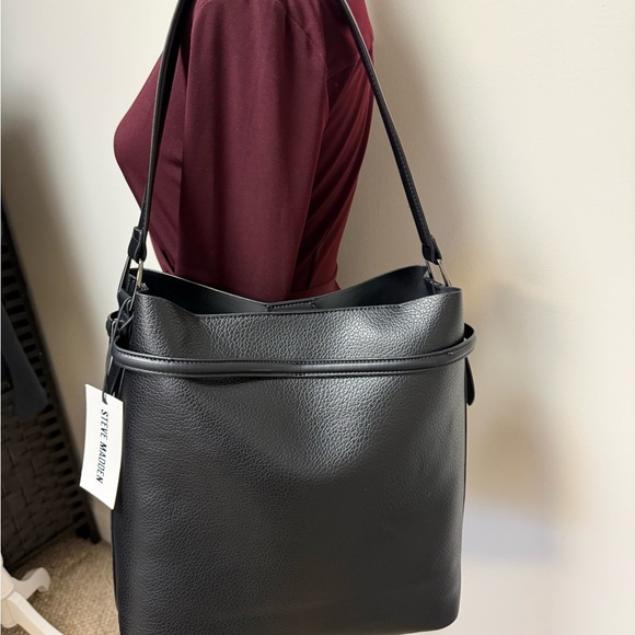 Steve Madden Handbags - Steve Madden Sleek Black Shoulder Bag